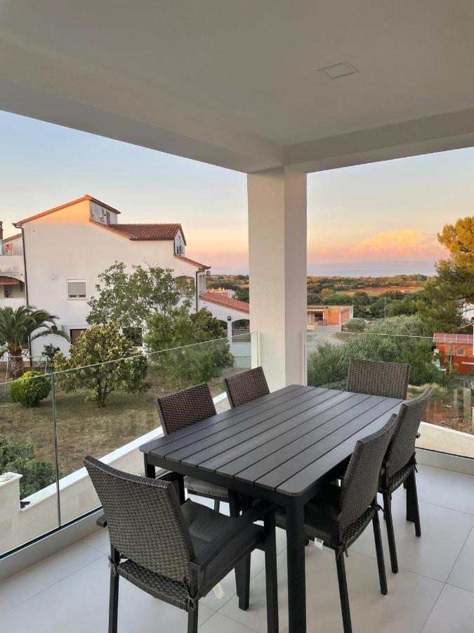 Apartment Rahat Лижнян Екстер'єр фото